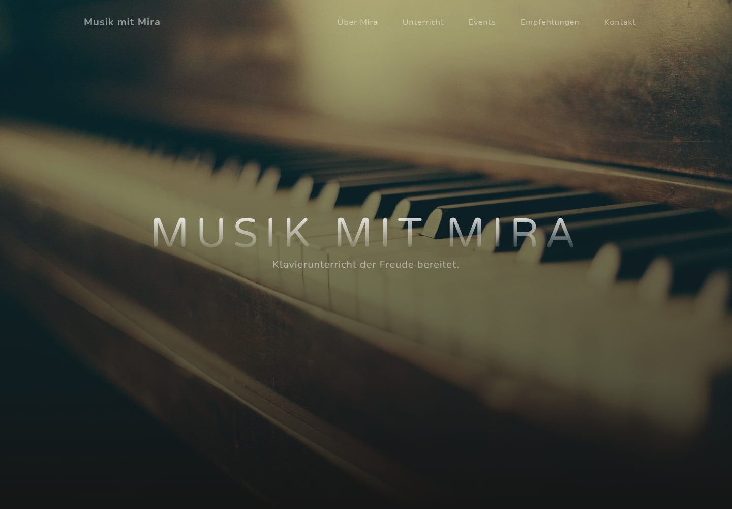 Music-with-mira 网站模板截图